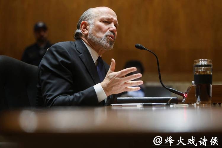 美商务部长改口承认多次会面爱泼斯坦；小年到，全国各地年味浓