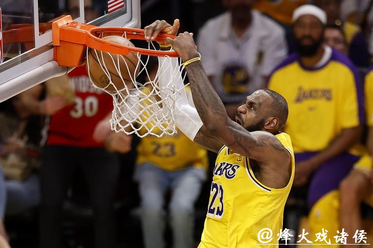 詹姆斯再砍30分超乔丹 湖人擒老鹰升至西部第4 詹姆斯再砍30分超乔丹 湖人擒老鹰升至西部第4