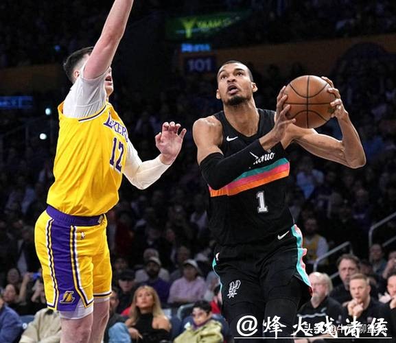 马刺136-108大胜湖人！文班创80年NBA纪录，前无古人